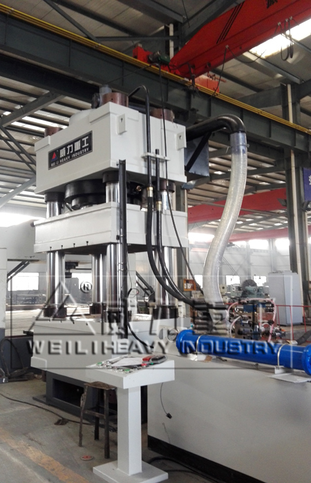 1000噸三梁四柱液壓機生產加工車間