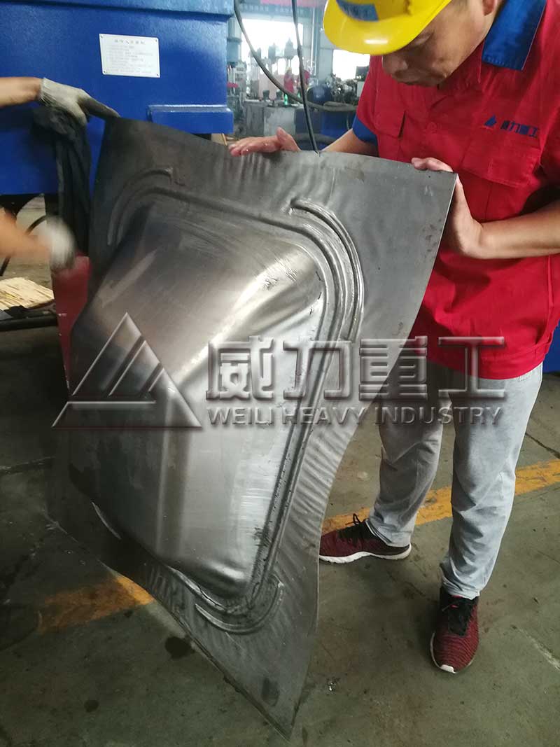客戶(hù)定做灰斗車(chē)?yán)煲簤簷C(jī)車(chē)間試機(jī)