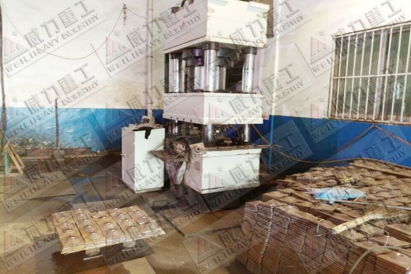 古城煤礦企業定做的315噸礦用錨桿托盤液壓機圖