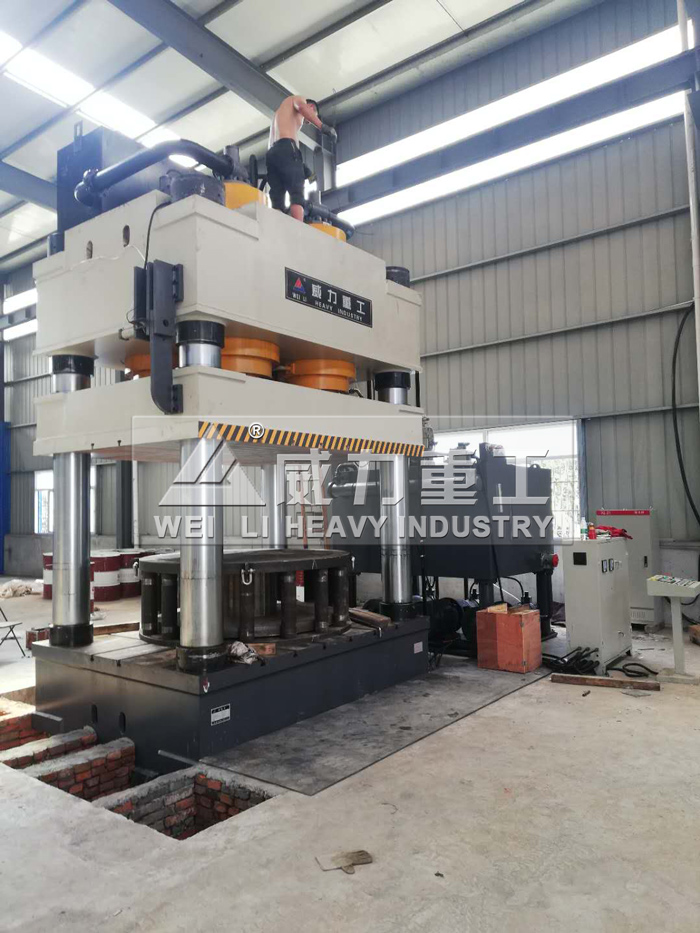 2000噸液壓機客戶使用現場