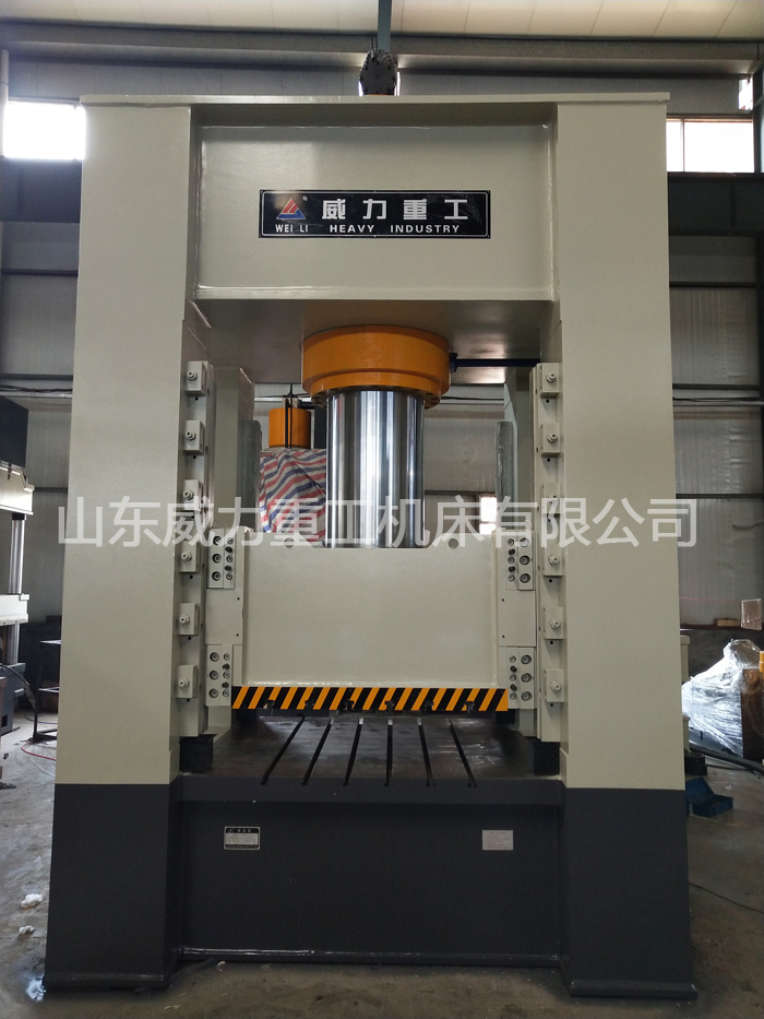 800噸框式液壓機廠家實景1