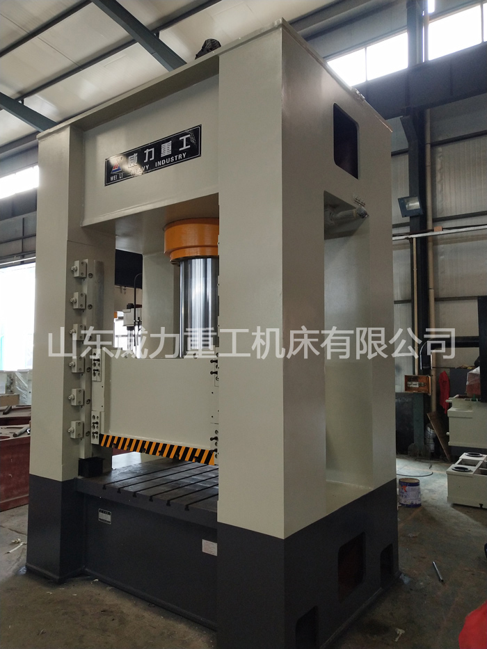 800噸框式液壓機廠家實景2