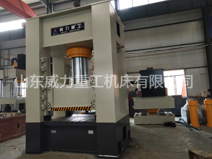 框式液壓機到達客戶現場