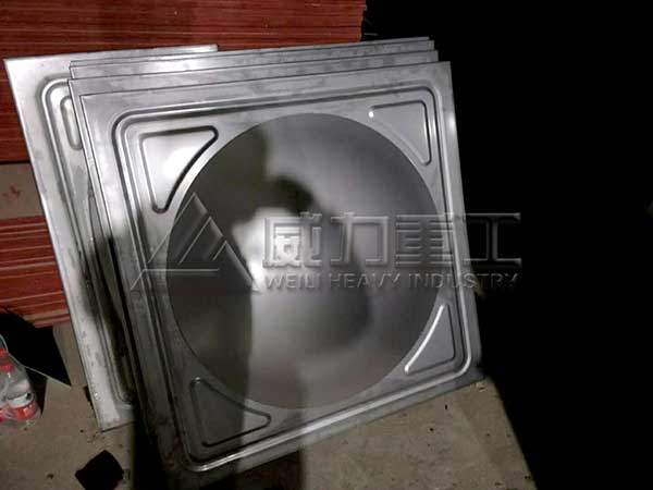 500噸液壓機壓制產品方形水箱