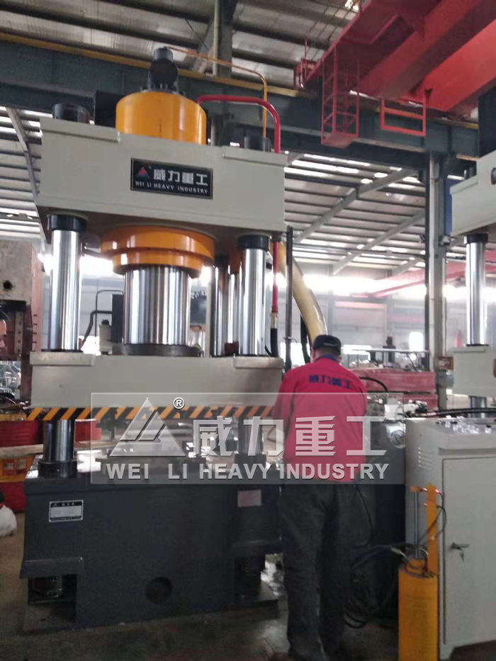 500噸液壓機試機現場