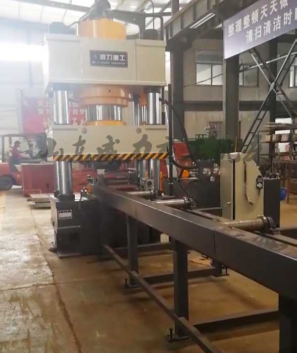 山東威力重工研發錨桿托盤生產線