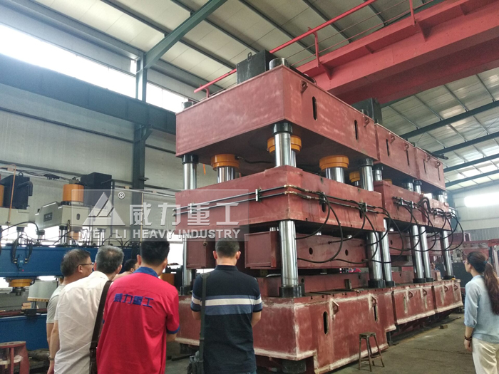 用于橋梁壓制的聯動液壓機