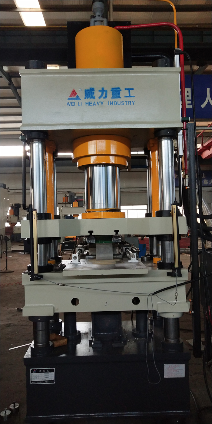 陶瓷粉末液壓機試機現場