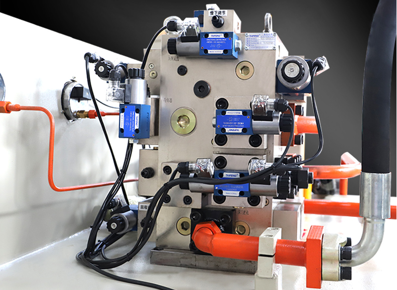 800噸四柱液壓機(jī)集成系統(tǒng)