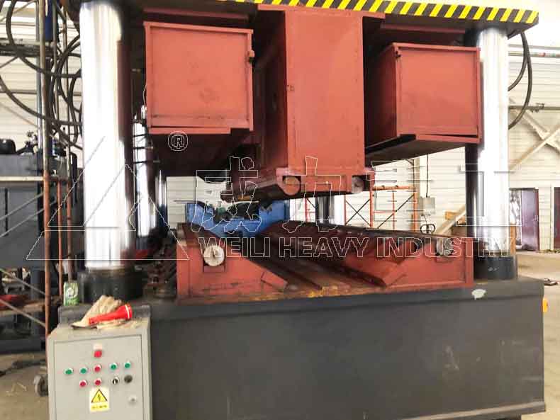 沖壓加工生產(chǎn)現(xiàn)場圖