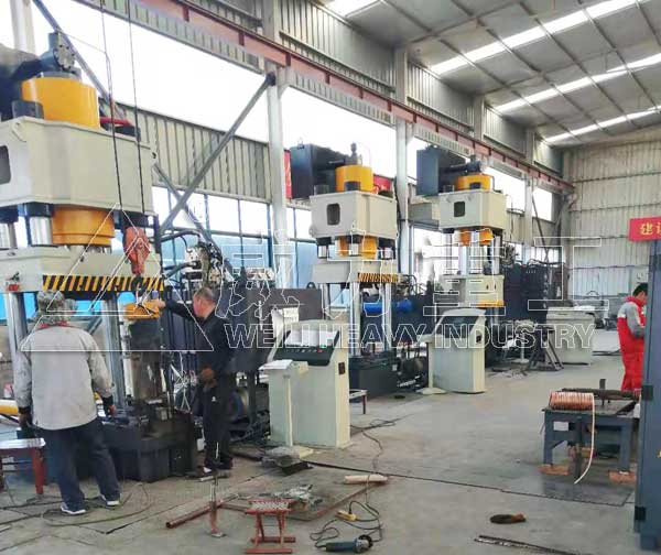 客戶一次采購三臺(tái)伺服熱鍛壓成型液壓機(jī)