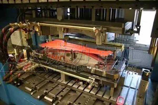 熱沖壓加工現(xiàn)場(chǎng)