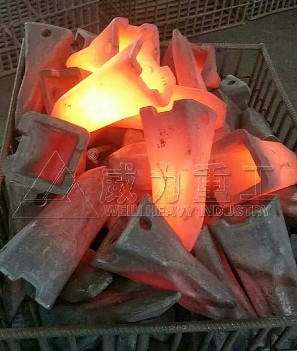 熱鍛成型的斗齒產品