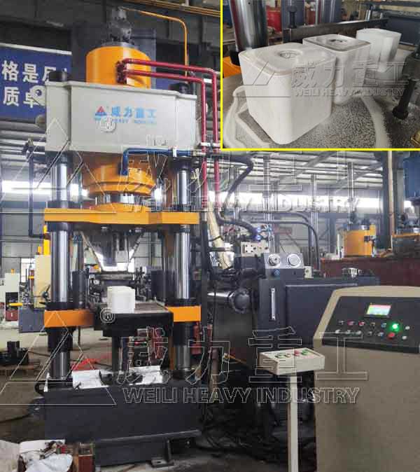 400噸牛羊舔磚液壓機(jī)-舔鹽壓塊機(jī)