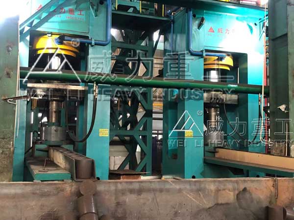 1600噸龍門框架式液壓機(jī)