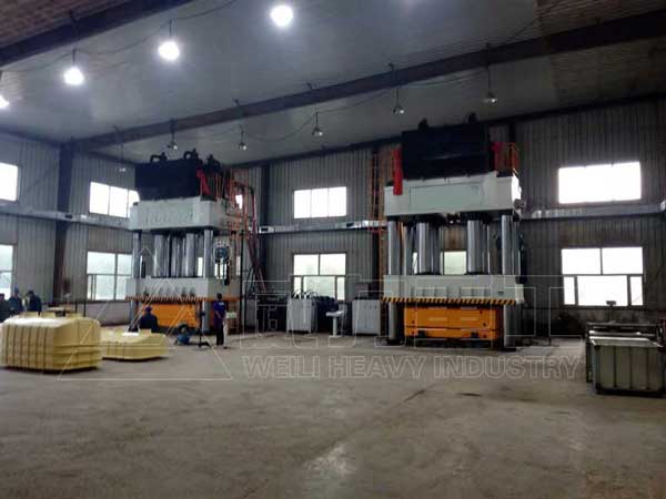 SMC玻璃鋼汽車導(dǎo)流罩模壓液壓機(jī)