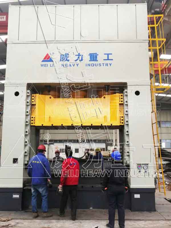 2800噸LFT衛浴柜門板熱塑成型液壓機