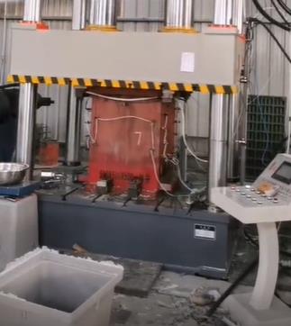 復(fù)合弱電井模壓過(guò)程